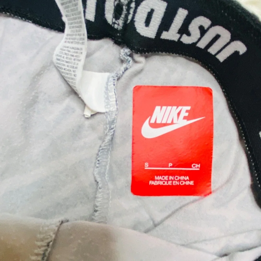 Nike Leggings Girls Small Patterned Black Gray Pull On  Stretchy‎ Logo Athletic